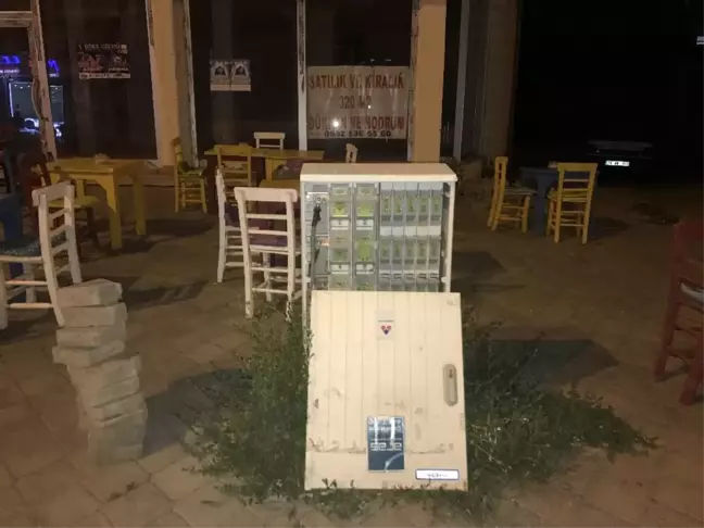 Iğdır'da Açık Elektrik Panosu Tehlike Oluşturuyor