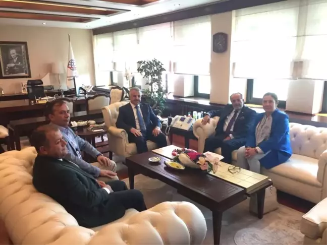 Çorum'un Ulaşım Alt Yapısındaki Sorunlar Bakan Arslan'a İletildi