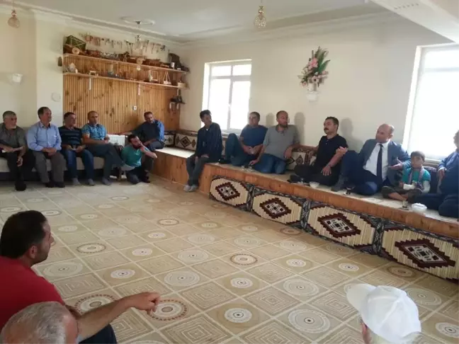 Tarım İl Müdürü, Gökçedere'de Kurbanlık Yetiştiricileri ile Toplantı Yaptı