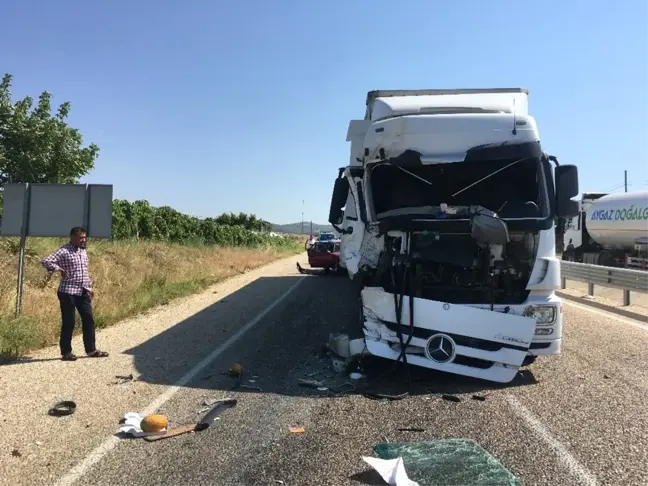 Manisa'da Trafik Kazası: 4 Yaralı