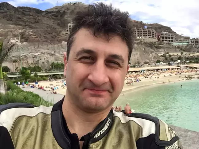 Altın Elbiseli Adam