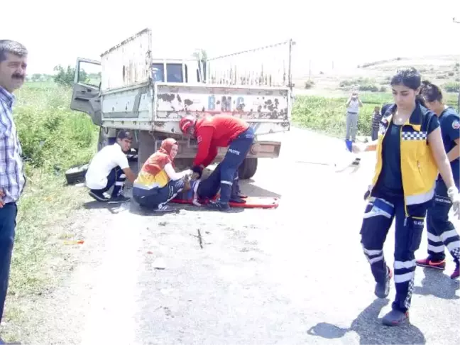 Gönen'de Trafik Kazası: 2 Ölü, 3 Yaralı