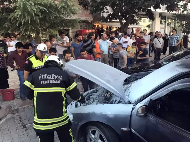 Yanan Otomobile İlk Müdahale Vatandaştan Geldi