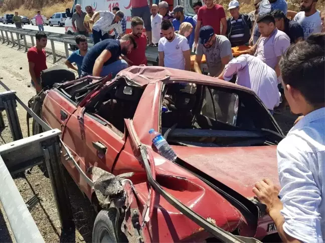 Sıkışan Sürücüyü Vatandaşlar Kurtardı