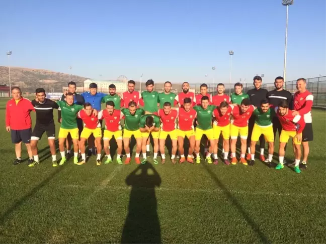 Altınova Belediyespor'un Afyonkarahisar Kampı Başladı