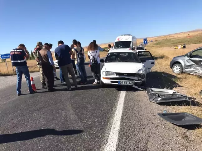 Sivas'ta Trafik Kazası: 5 Yaralı