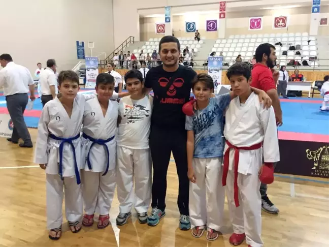 İhlas Koleji Karatede Fırtına Gibi Esti