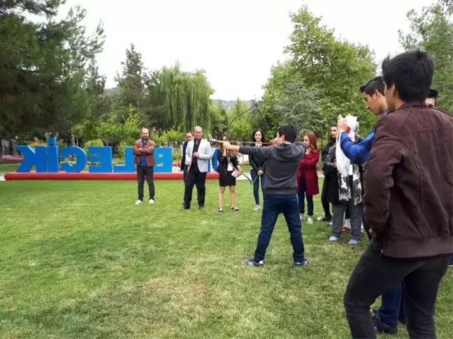 Gençdes Projesiyle Gençler Tarihi Gezerek Öğreniyor
