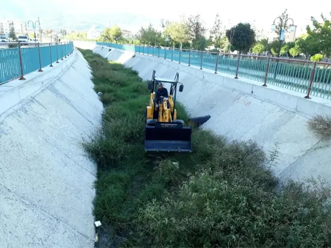 Cumhuriyet Mahallesi'ne Dere Temizliği