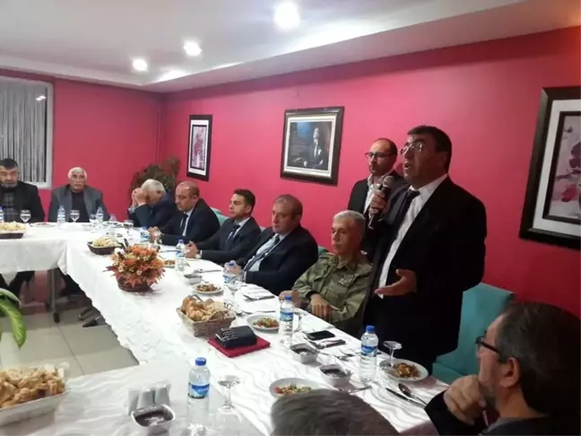 Sarıkamış Gençler Birliği Spor Dayanışma Yemeğinde Protokolle Bir Araya Geldi