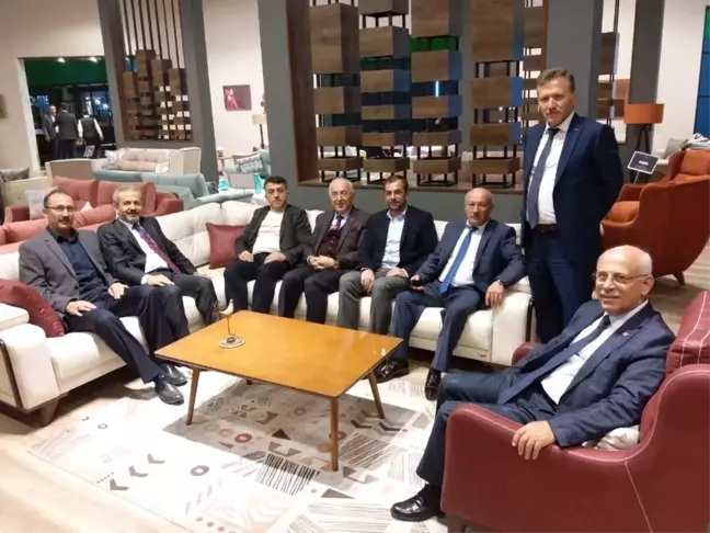 Kto Başkanı Mahmut Hiçyılmaz İstanbul Mobilya Fuarı'nı Ziyaret Etti