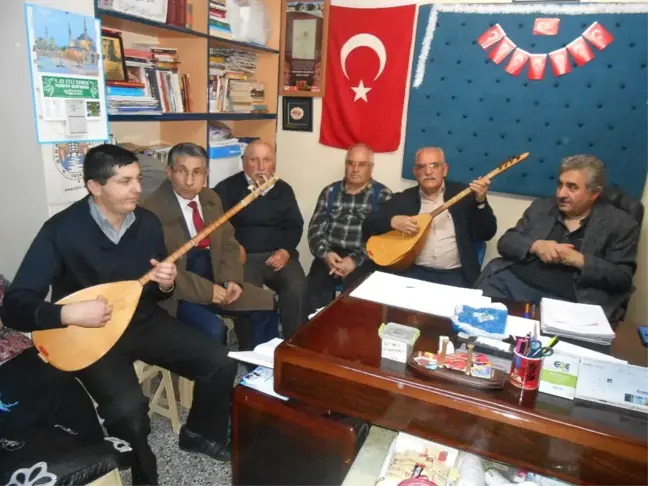 Eskişehirli Şair ve Ozanlar Atatürk'ü Sevdiği Şiir ve Türkülerle Andılar