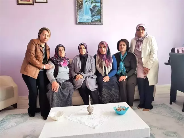 Vali Kaban'ın Eşi Neriman Kaban Şehit Ailelerini Ziyaret Etti