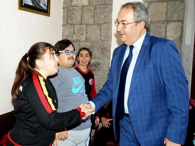Başkan Ünver'den Başarılı Öğrencilere Tebrik Ziyareti