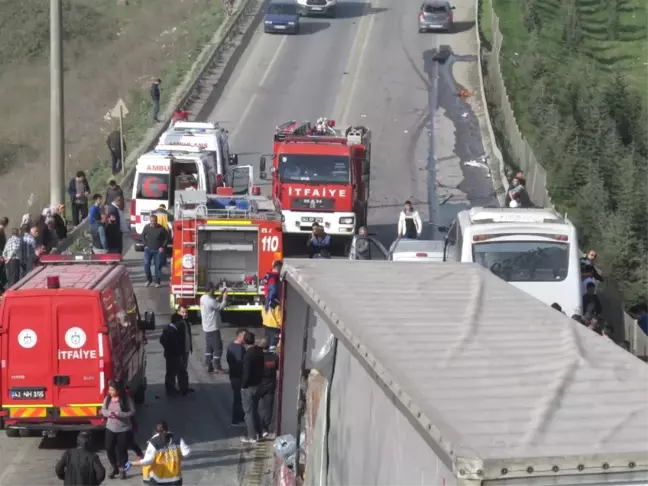 Gebze'de Zincirleme Trafik Kazası: 1 Ölü, 4 Yaralı