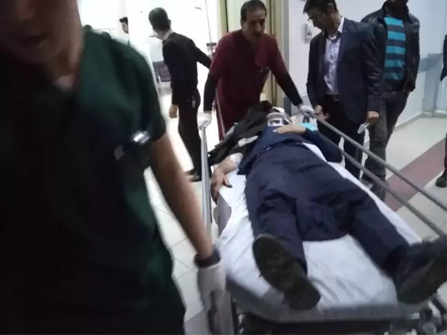 Adıyaman'da İki Otomobil Çarpıştı: 3 Yaralı