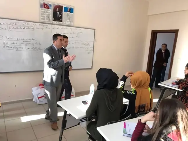 Kaymakam Beyaz, Halk Eğitim Müdürlüğünü İnceledi