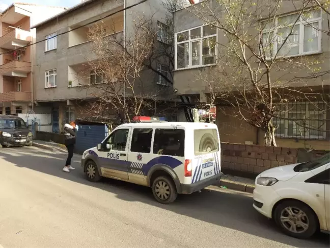 Sancaktepe'de Bekar Evinde Çekiçli Dehşet: 2 Ölü 1 Yaralı