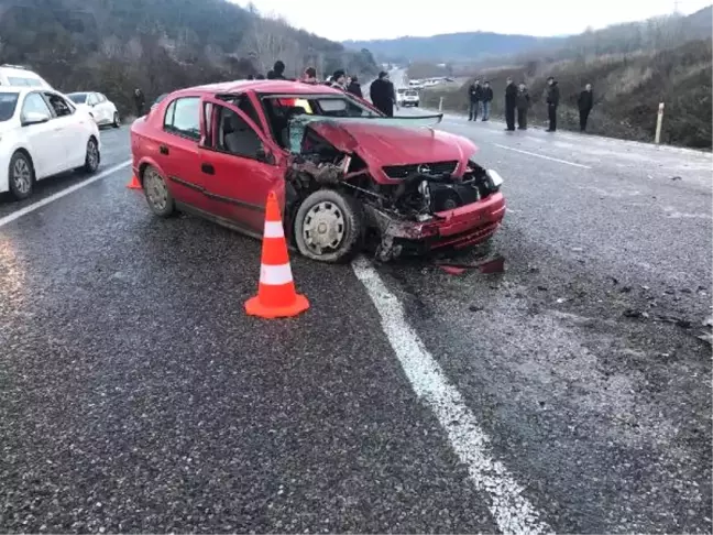Bartın'da Otomobilin Çarptığı İşçi Servisi Devrildi: 16 Yaralı
