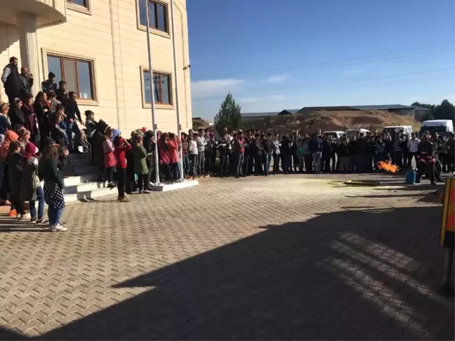 Midyat'ta 1 Tekstil Atölyesinde Yangın Tatbikatı Yapıldı
