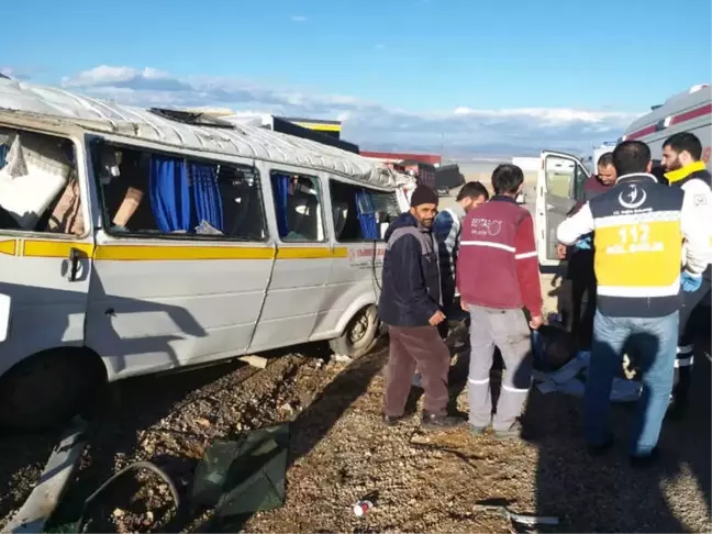 Bursa'da Servis Minibüsünün Taklalar Attığı Can Pazarı Kamerada...