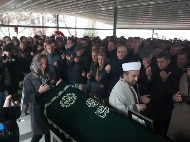 Eski Deniz Kuvvetleri Komutanı Örnek'in Oğlu Son Yolculuğuna Uğurlandı