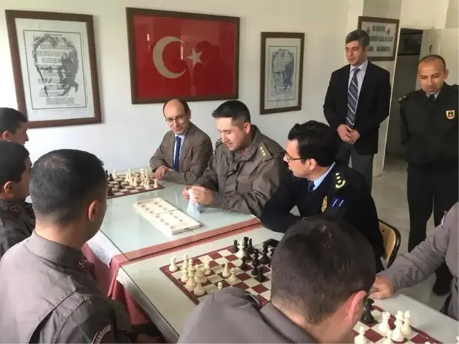Söke'de Jandarma Karakollarına Satranç ve Mangala