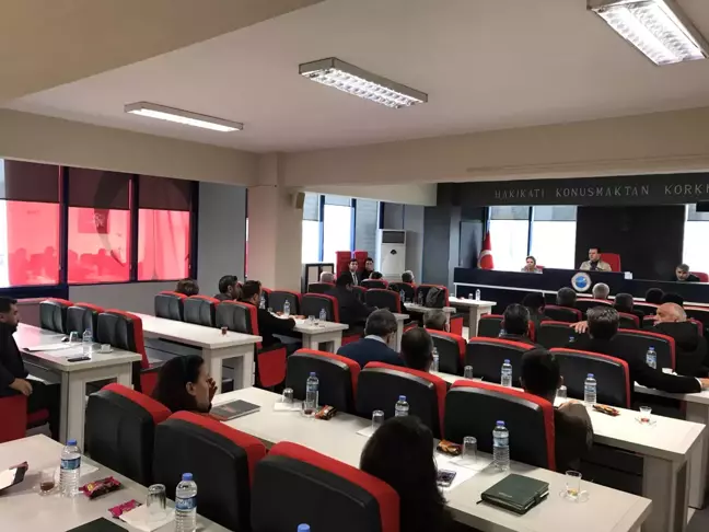 İZSU Kazılarına Kravatlı Tepki