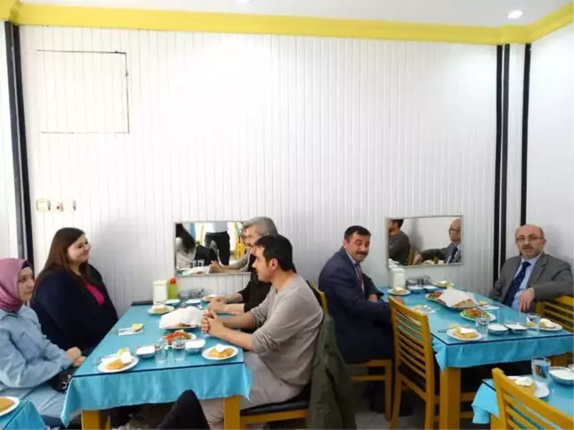 Müdür Cebeci'den İl Birincisi Öğretmenlere Teşekkür