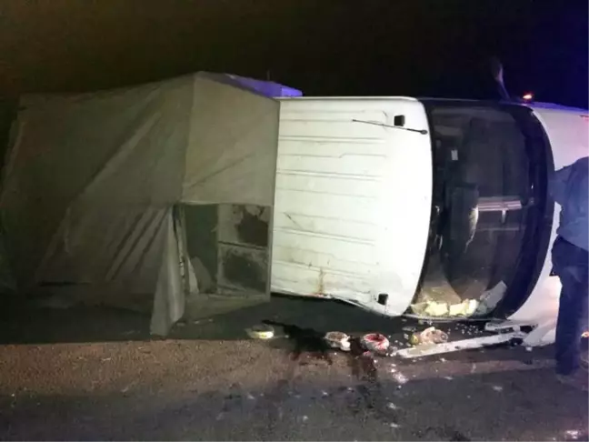Kütahya'da Elektrik Panosu Yüklü Kamyonet Devrildi: 1 Ölü, 2 Yaralı