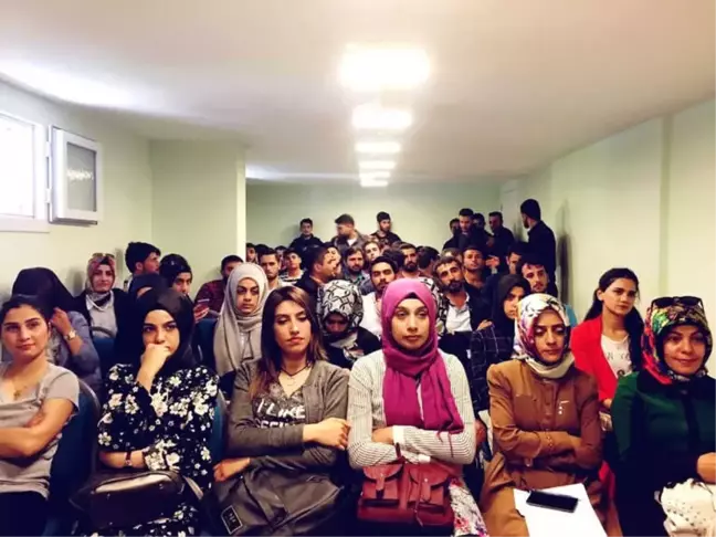 Kayapınar'da 'Sosyal Medyanın Önemi ve Doğru Kullanımı' Etkinliği