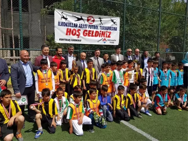 Iğdır'da Okullar Arası Futbol Turnuvası