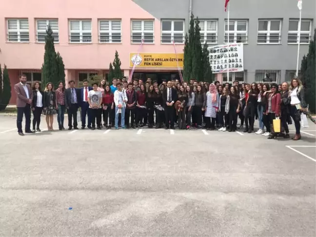 Yollar Kitapla Biter