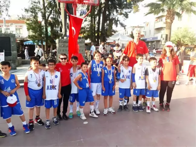 Ayvalık'ta 36. Gençlik Haftası Açılışı Coşkusu