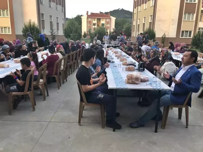 İftar Programları Çaydeğirmeni Toki 2.Etapta Devam Etti