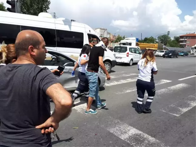 Başkent'te Zincirleme Trafik Kazası: 3'ü Polis 4 Yaralı