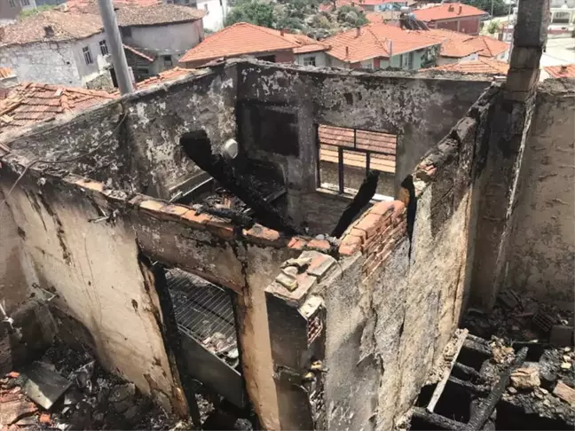 Gördes'te Ev Yangını