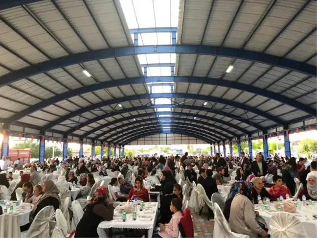 Acıgöl'de 2 Bin 500 Kişiye İftar Verildi