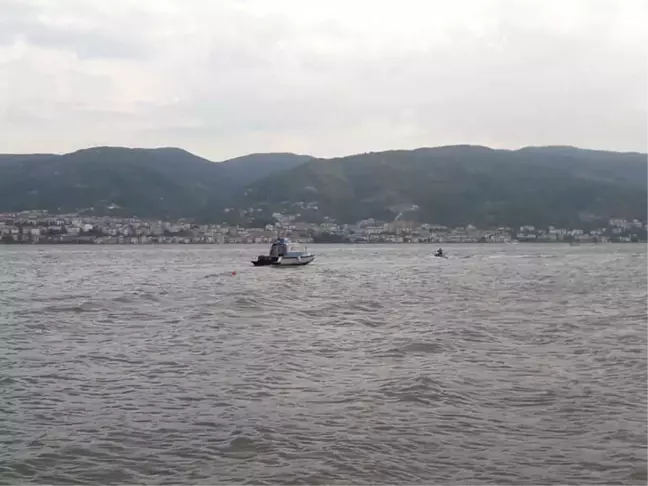 Körfez Sahilinde Denize Giren 2 Çocuk Kayboldu