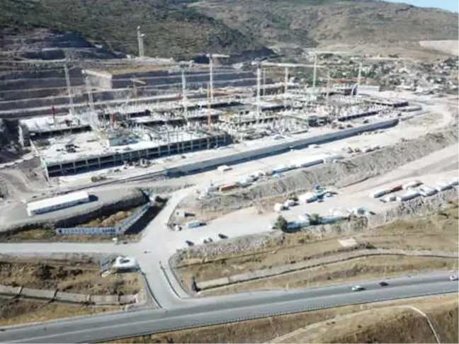 Bayraklı Entegre Sağlık Kampüsü'nün Yüzde 30'u Tamamlandı