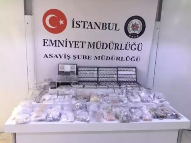 İstanbul'da 1 Milyon Liralık Gümüş Takı Çalan Hırsızlar Yakalandı
