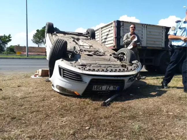 Samsun'da Otomobil Takla Attı: 2 Yaralı