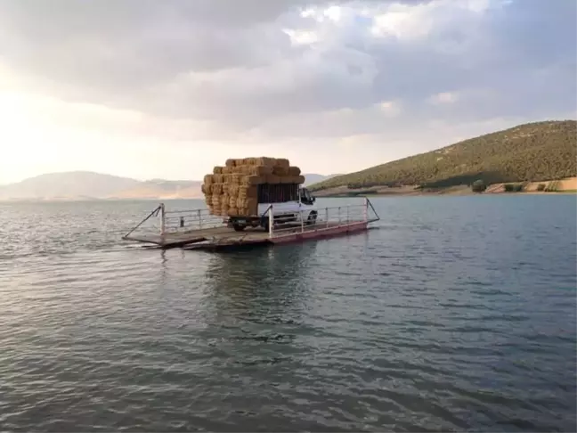 Beyşehir Gölü'ndeki Adalara Duba Üzerinde Taşımacılık Yapılıyor