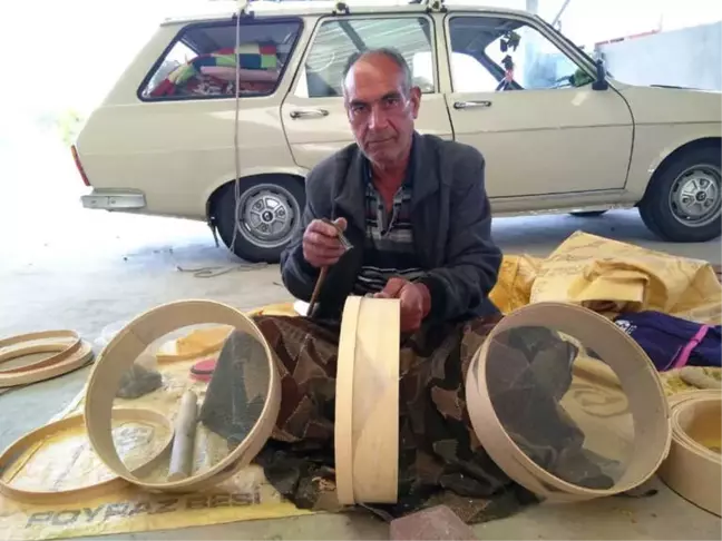 50 Yıldır Kalbur ve Elek Yapıp Satarak Geçimini Sağlıyor