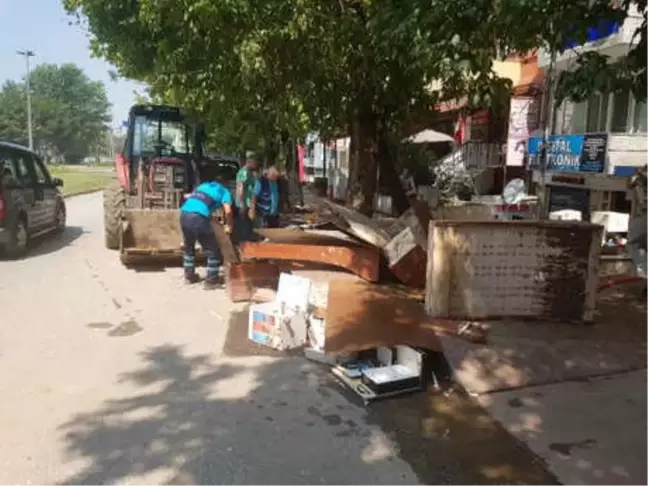 Kocaeli'de Yol Açıldı, Tren Seferleri Başladı; Yeni Yağış Uyarısı Yapıldı (2)