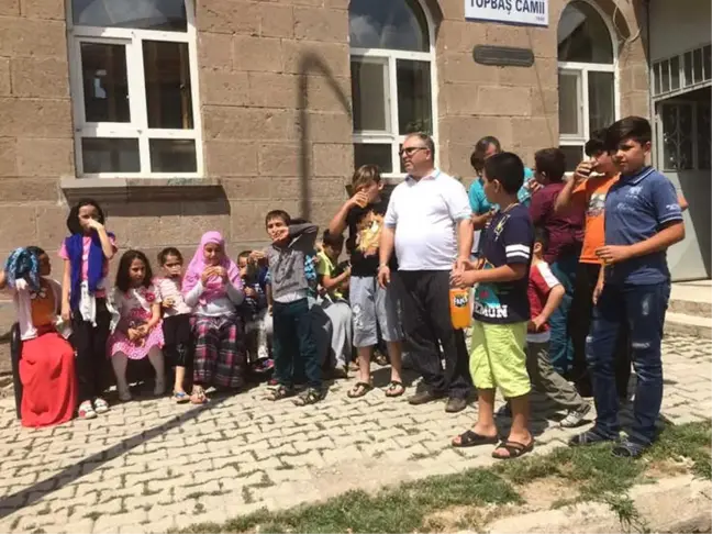 Kursa Katılan Öğrencileri Her Gün Ödüllendiriyorlar