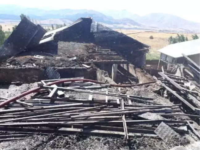 Kahramanmaraş'ta 3 Ahır ve 40 Ton Buğday Yandı