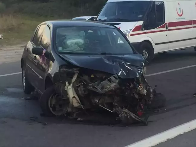 Kontrolden Çıkan Otomobil Bariyerlere Çarptı: 1'i Ağır 3 Yaralı
