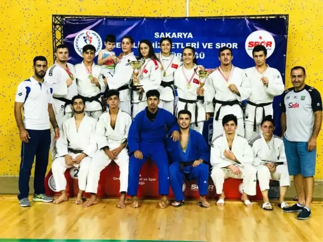Zafer Kupası'ndan Şampiyonlukla Döndüler