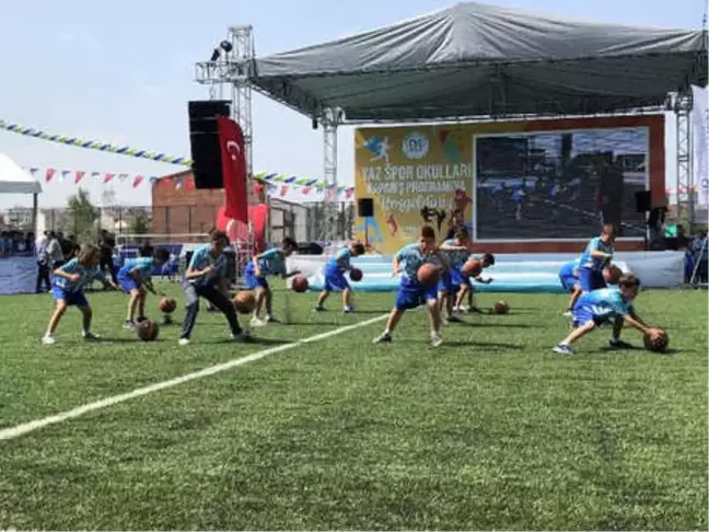 Arnavutköy Belediyesi'nin Yaz Spor Okulları Kapanış Töreni Yapıldı